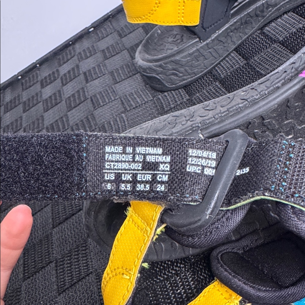 NIKE ACG AIR DESCHUTZ BLACk PURPLE Yellow SIZE 7 Sandals Water Shoes - Picture 4 of 6